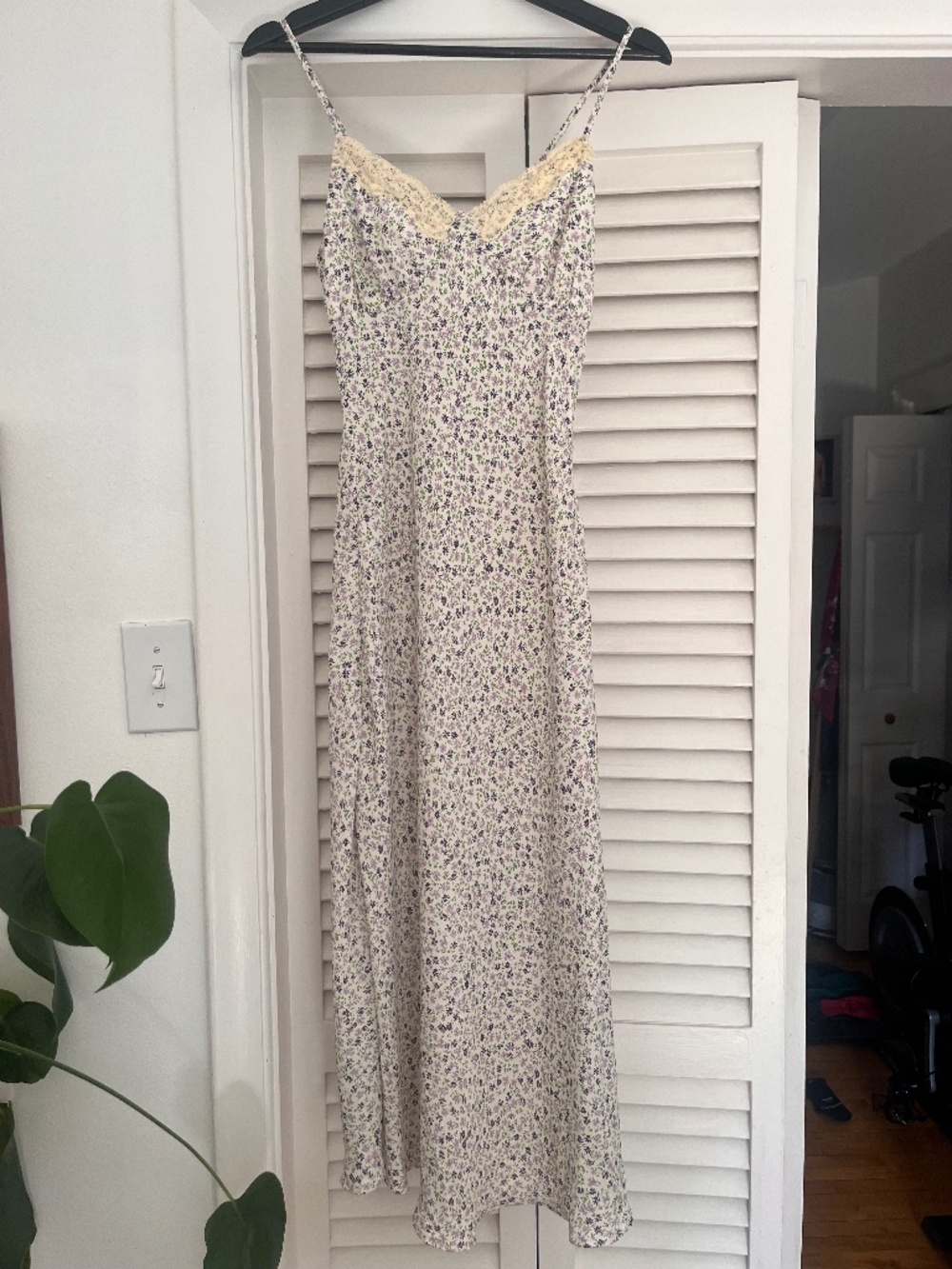 Floral maxi dress with lace detail